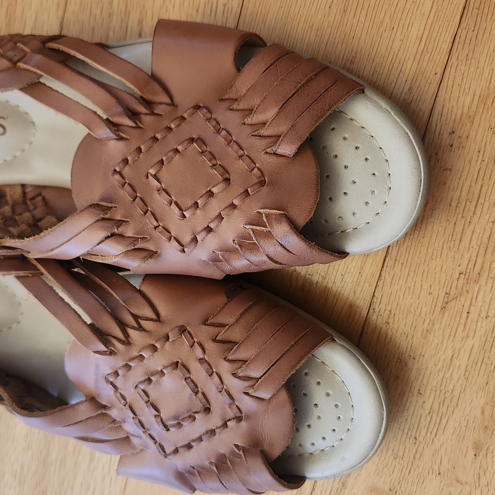 Softspots Women's Woven Leather Slingback Sandals in Brown - Picture 5 of 7